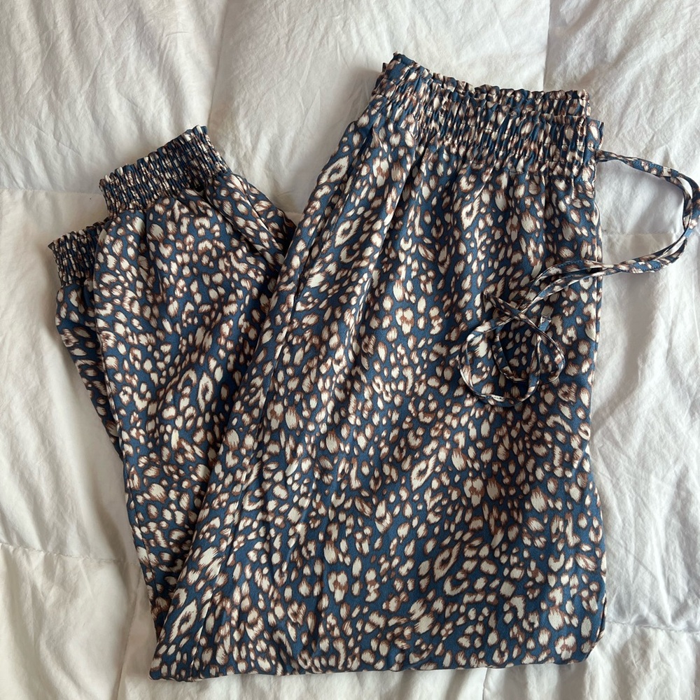 Eesome Blue and White leopard jogger style pants